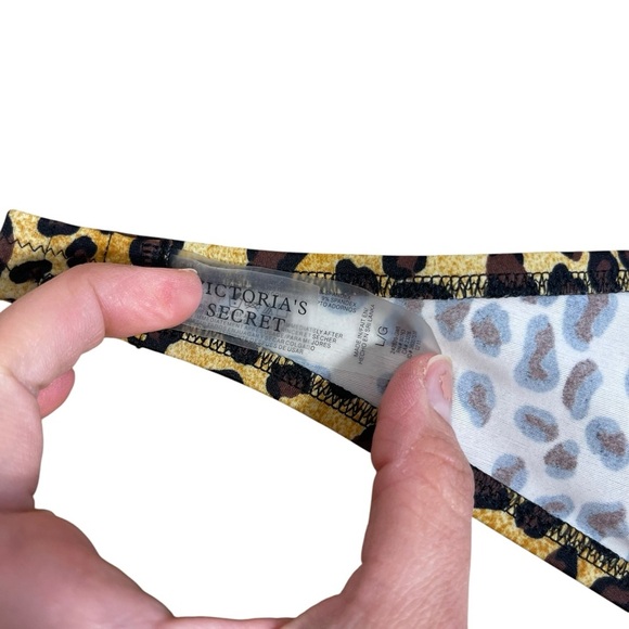 Victoria’s Secret Leopard Print Halter Bikini Top Women’s Size Large - Picture 3 of 5